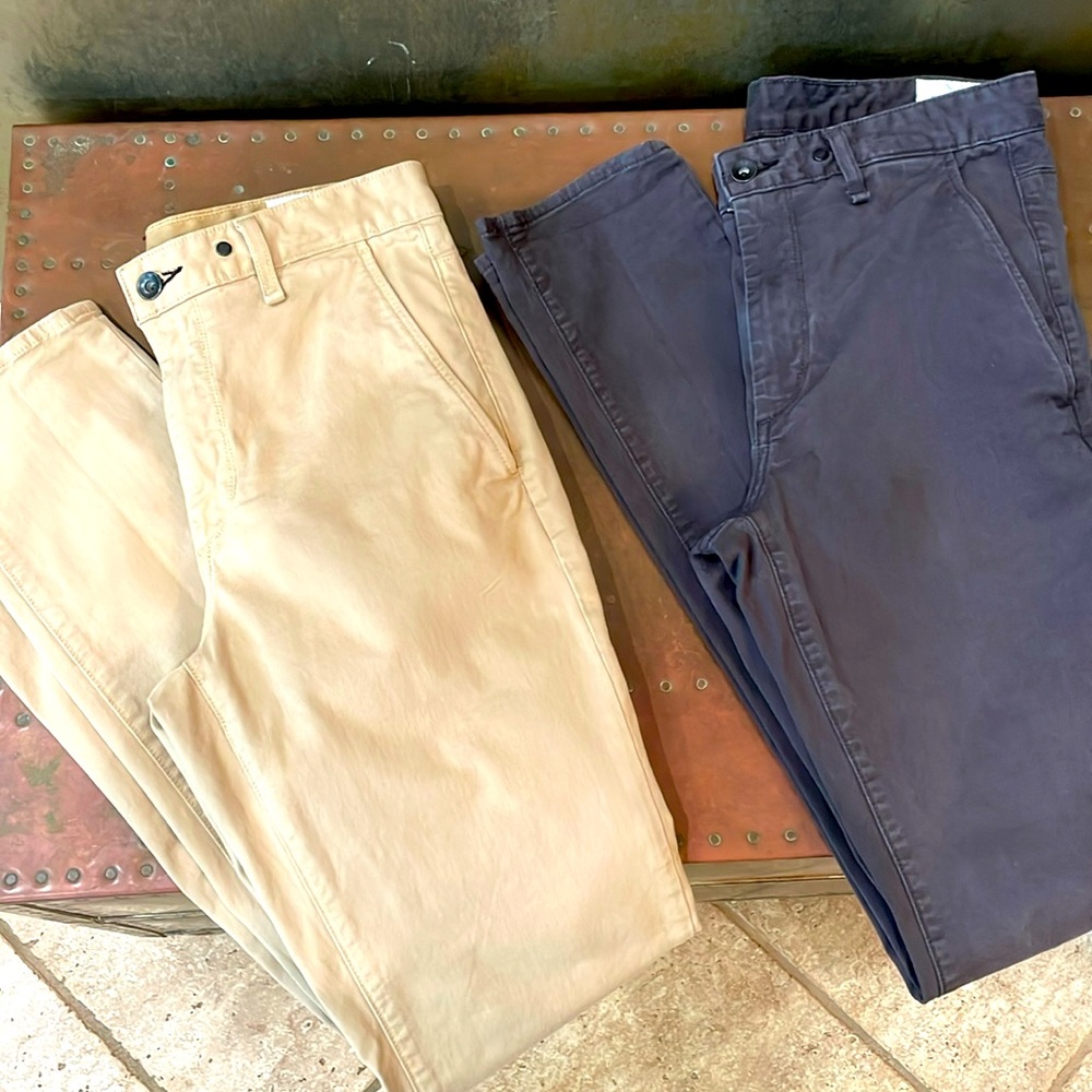 2.- Rag & Bone classic Chino slim